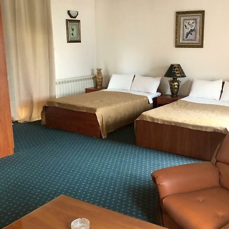 Hotel Vergina Скопье Экстерьер фото