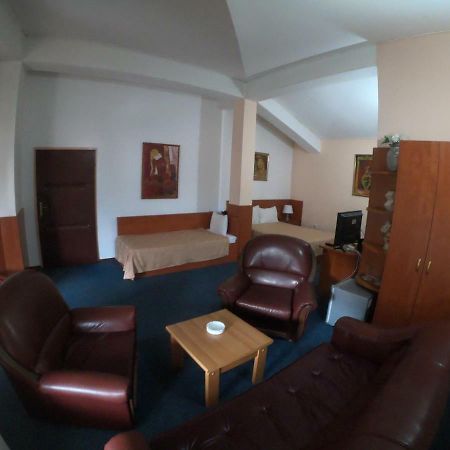 Hotel Vergina Скопье Экстерьер фото