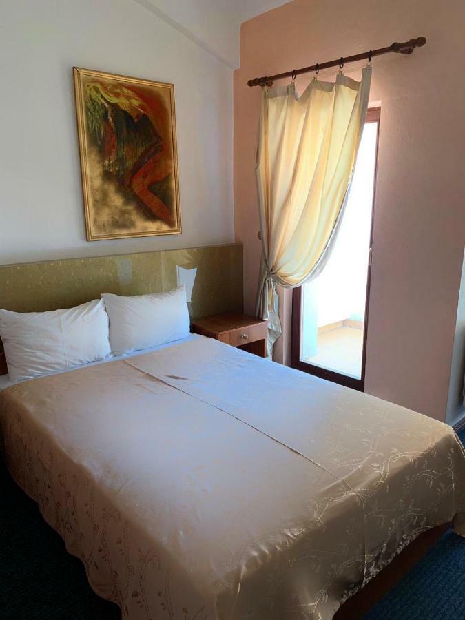 Hotel Vergina Скопье Экстерьер фото